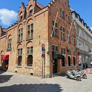 Hotell Salvators, Brygge